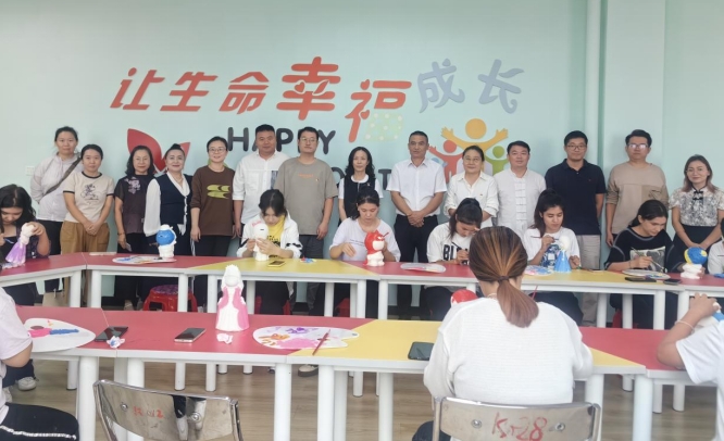 万象城allwincity官网开展“以美润心—— 迎国庆开心DIY”主题文化活动